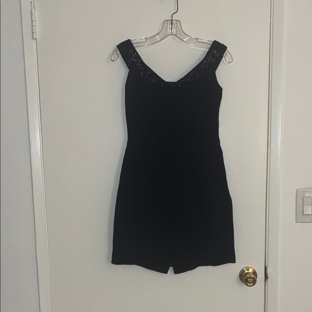 Roland Mouret Elegant Black Sleeveless Mini Dress